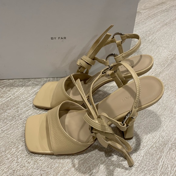 BY FAR Wrapped around Sandals - Picture 3 of 12